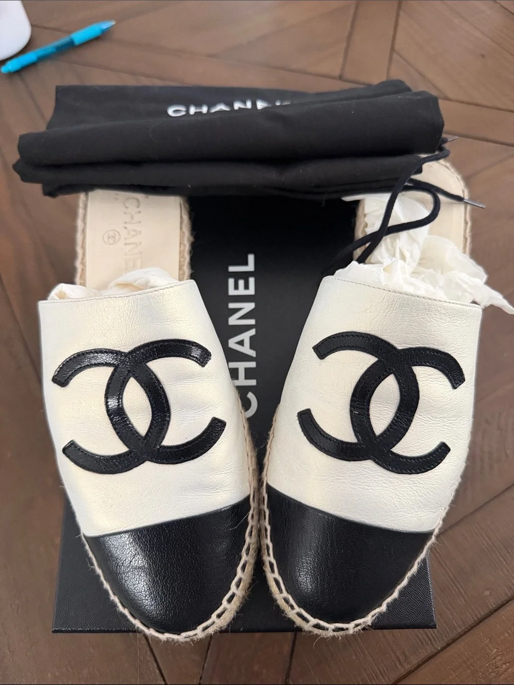 CHANEL Cream and Black Two-Tone Espadrille Flats